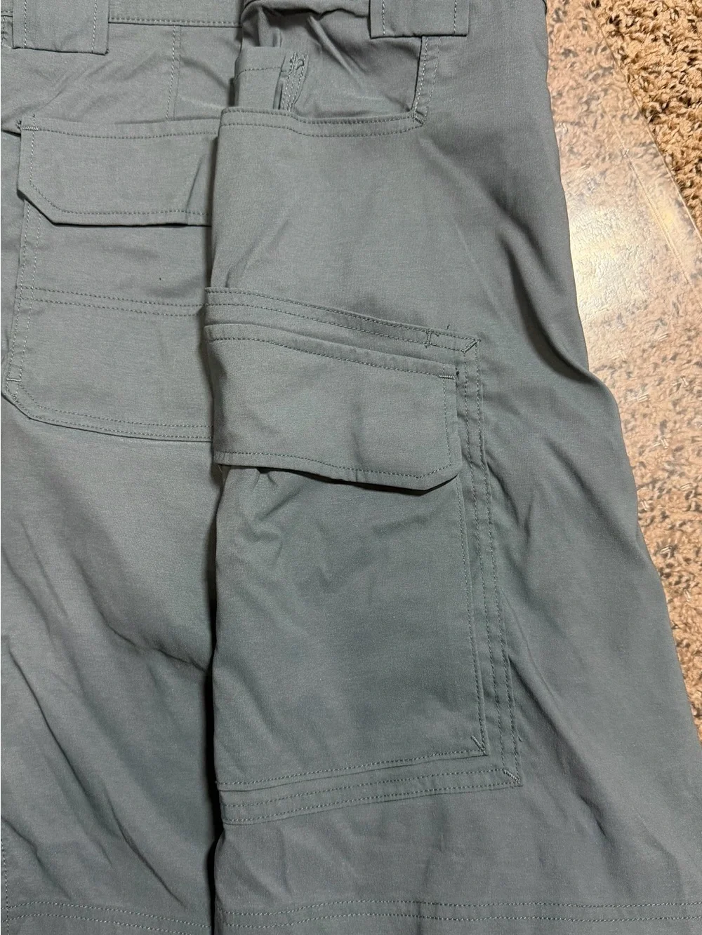 Duluth Trading Co Light Teal Cargo Shorts - Utility Pockets 9 in inseam